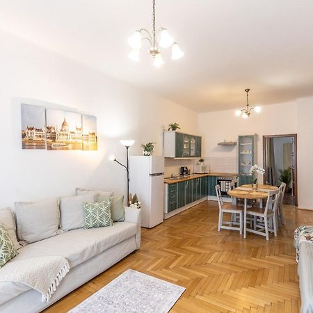 Riverside Balcony Apartment With View To Danube Budapeşte Dış mekan fotoğraf