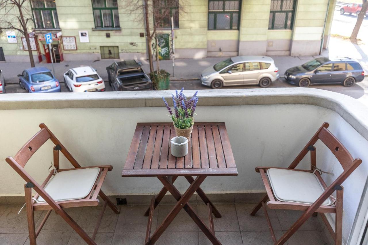Riverside Balcony Apartment With View To Danube Budapeşte Dış mekan fotoğraf