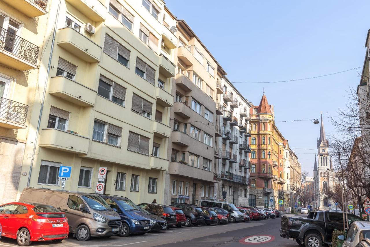 Riverside Balcony Apartment With View To Danube Budapeşte Dış mekan fotoğraf