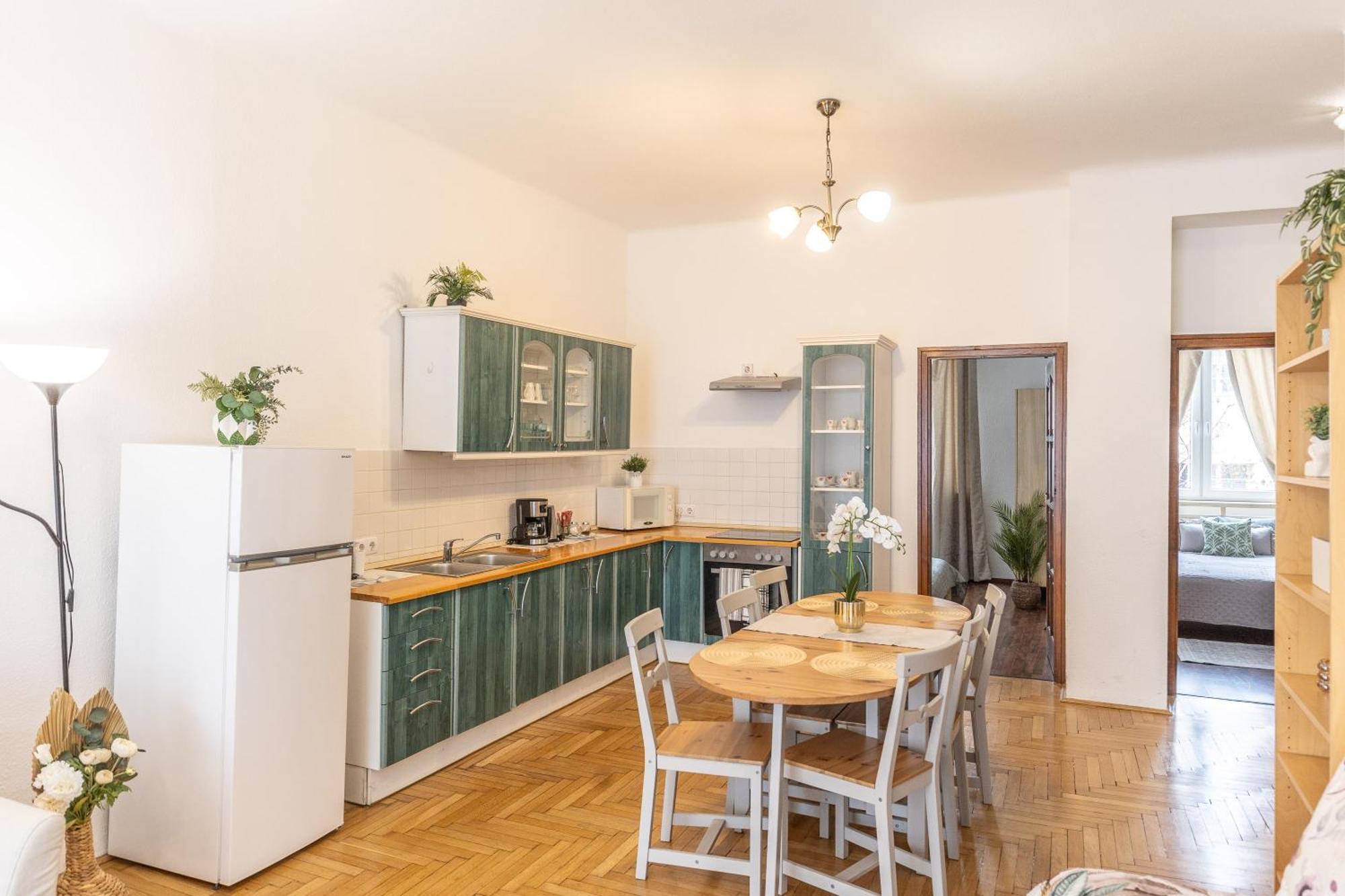 Riverside Balcony Apartment With View To Danube Budapeşte Dış mekan fotoğraf