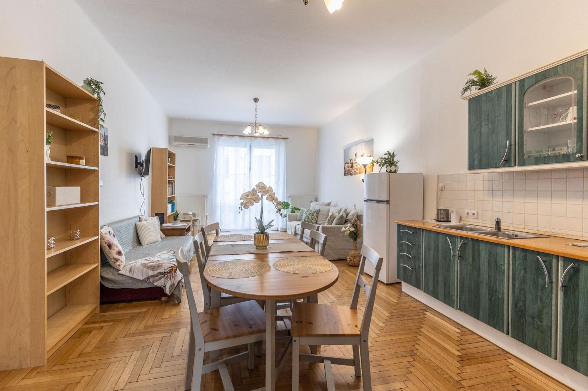 Riverside Balcony Apartment With View To Danube Budapeşte Dış mekan fotoğraf