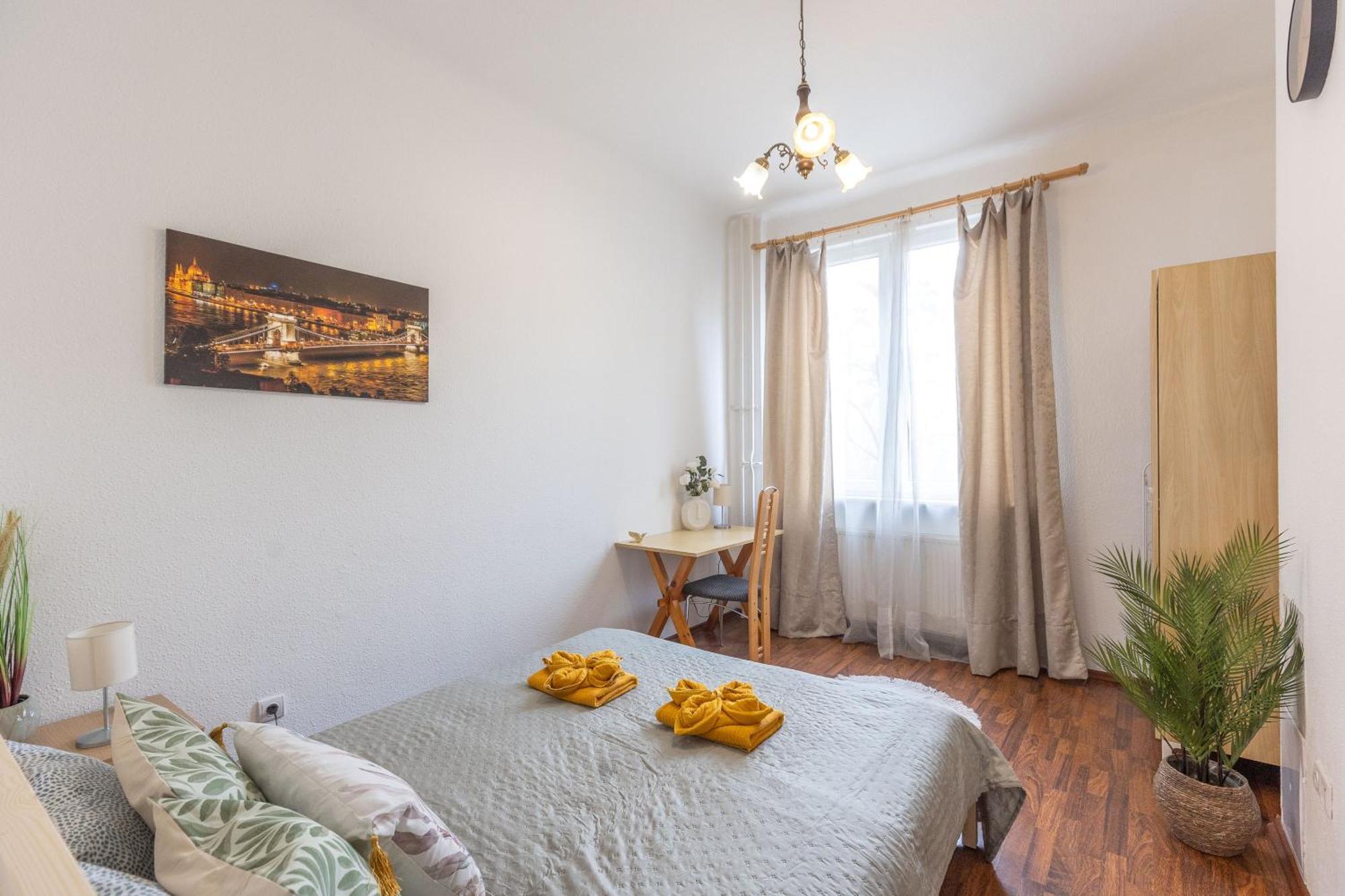 Riverside Balcony Apartment With View To Danube Budapeşte Dış mekan fotoğraf