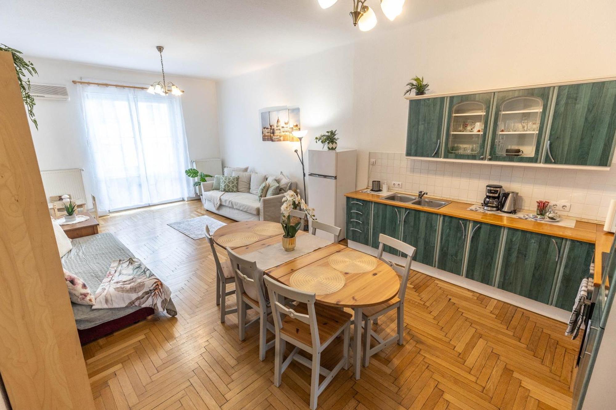 Riverside Balcony Apartment With View To Danube Budapeşte Dış mekan fotoğraf